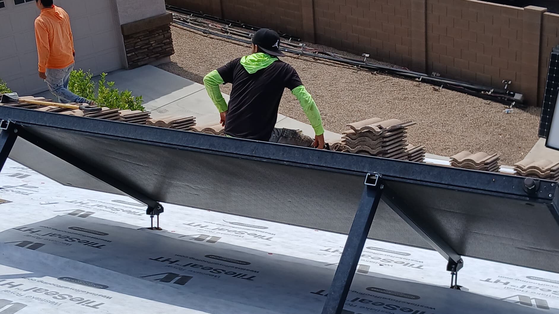 solar services by desert sands